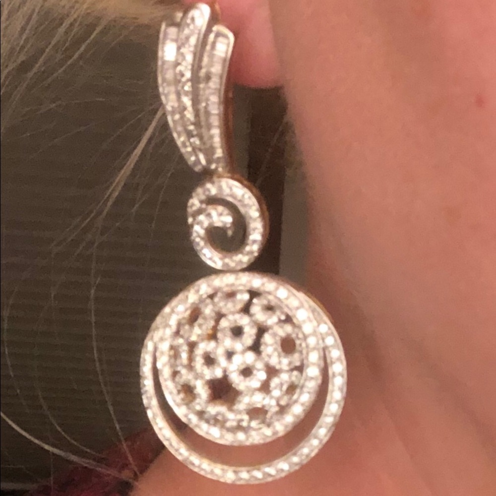Stunning Earrings! - Picture 7 of 10